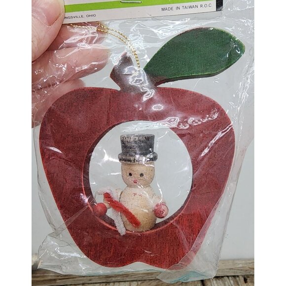 Vintage NOS Darice Wooden Christmas Tree Ornament Apple Snowman Taiwan Holiday - Picture 2 of 4